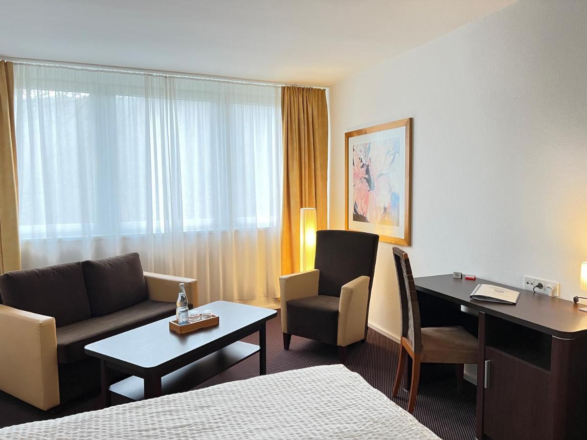 Landhotel Weisses Ross Garni Бад-Брюккенау Екстер'єр фото